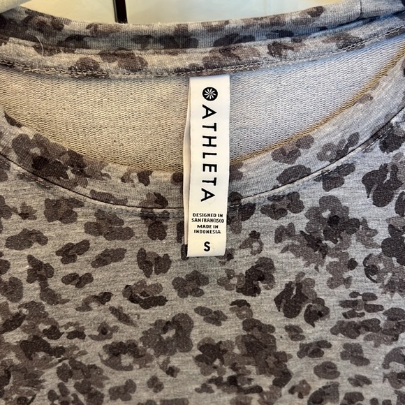 Athleta Sweatshirt - Picture 2 of 3